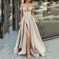 Elegante champagne satijnen strapless maxi-jurk met een hoge split - S / Abrikoos