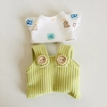 Plüschpuppen-Outfit mit weißem Bären-T-Shirt und grüner Kordel-Latzhose - Geeignet für 17cm Anhängerpuppen / Bären-T-Shirt & Grüne Latzhosen-Set / Weiß & Grün