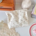 Floral canvas makeup bag with vintage flower patterns and Suzukka brand label detail - Beige