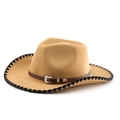 Détail d'un chapeau de cowboy en laine avec bordure ondulée et sangle tressée en cuir - M(56-58cm) / Chameau Bord Noir