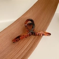 Large amber tortoiseshell hair claw clip for women featuring premium high-gloss resin - 11cm / Glossy Birch Brown