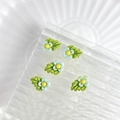 Détails de cinq mini fleurs de muguet en résine pour le nail art et les loisirs créatifs - Bleu lac clair