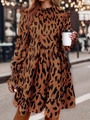 Elegante vestito leopardato a maniche lunghe con scollo a balze per un look da vacanza - S / Leopardo Marrone