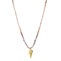 Detailansicht goldener Herzanhänger mit Evil Eye Gravur auf bunter Perlenhalskette - Verlauf Rosa/Lila/Graubraun