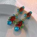 Detailansicht von Vintage-Goldohrringen mit bunten Kristallen im barocken Palast-Stil - 925 Silberstecker / Vintage Barock Wassertropfen Ohrringe (HN7294HE22168) / Gold