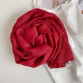 Sciarpa a pieghe rosso vivace con trama scintillante, elegantemente piegata a rosa - 200*80cm / Arancione