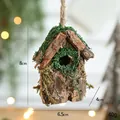 Casetta per uccelli rustica in legno con corteccia naturale, muschio e corda di iuta, 8 cm - Stile D