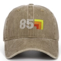 Detalle de gorra de béisbol vintage de algodón lavado con bordado retro del 85 - Caqui 85 (40 Años)