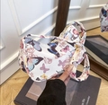 Sac à bandoulière en toile style français avec motifs papillons colorés en blanc - Papillon Coloré