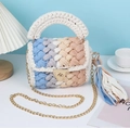 Sac bandoulière tissé main avec dégradé bleu et beige et une bandoulière dorée - Dégradé Bleu Violet