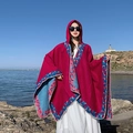 Poncho ethnique à capuche magenta avec motifs bleus pour voyage bohème en plein air - LM309 Bordure Florale - Rose