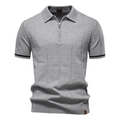 Detail van grijs gebreid poloshirt met ritssluiting en getextureerde verticale ribbels - S / Stijl met ritskraag / Lichtgrijs