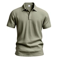 Dettaglio della polo in lino verde oliva con trama traspirante ed etichetta interna al collo - S / Verde Militare