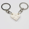 Llavero de bloque blanco en forma de corazón para parejas con anillo de metal resistente - Blanco