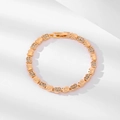 Detailansicht des vergoldeten Herzgliederarmbands mit funkelndem Zirkonia-Besatz - Pave-Herz-Stil (SL050)