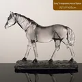 Graue transparente Pferdestatue aus Kristall mit Steinsockel, Maße 32x10x25cm - Graues transparentes Pferd (32*10*25cm)