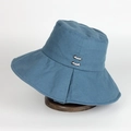 Sombrero de sol azul de algodón y lino con ala ancha y hebillas metálicas decorativas - Ajustable / Azul