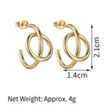 Detail view of 14K gold-plated irregular earrings with dimensions 2.1cm and 4g net weight - Style B (Double Intertwined)