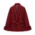 Manteau en laine bordeaux pour femme avec col en fausse fourrure et ceinture assortie - Rouge
