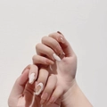 Unghie finte minimaliste con linee dorate e design artistico goffrato bianco crema 3D - Stile Rilievo 3D Linea Oro Rosa e Bianco (Tipo Colla) (Y-15)