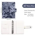 Copertina per raccoglitore A7 blu navy con motivo floreale goffrato e 6 anelli - Jacquard classico blu notte A7
