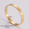 Dettaglio del bracciale punk in acciaio inossidabile dorato 8mm con numeri romani e misure - Oro Uomo