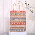 Détail du sac cadeau de Noël en papier kraft avec motifs de bonhomme de neige et rayures - Père Noël & Bonhomme de Neige (019-2) / 27x21x11cm