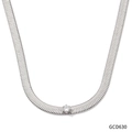 Collana piatta a catena serpente argentata con uno zircone rotondo trasparente al centro - Acciaio Zircone Bianco (GCD630)
