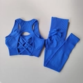 Ensemble de yoga bleu roi sans couture avec brassière croisée et legging galbant - Bleu