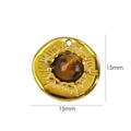 Goldener unregelmäßiger Anhänger mit braunem Edelstein und 15 mm Größenangaben - Tigerauge