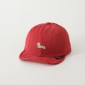 Detalle de gorra roja para niños con bordado de perro salchicha y etiqueta tejida lateral - 50cm (1-3 años) / Rojo