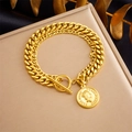 Bracciale a doppia catena cubana dorata con chiusura OT e ciondolo a moneta vintage - Stile Ciondolo a Moneta a Doppio Strato (B1227)
