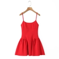Abito rosso sexy con spalline sottili da donna con vita stretta e gonna a sbuffo - XS / Rosso