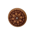 UFO Brotschneidemesser aus Rosenholz mit Mandala-Gravur und zentralem Schraubloch - Muster 11 Feines Mandala + 5 Klingen