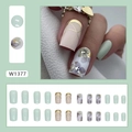 Vierkante mintgroene kunstnagels met bloemenpatronen en gouden accenten, set van 24 stuks - Munt Camelia (W1377)
