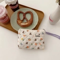 Quilted floral coin purse with bear pattern and purple wrist strap in white fabric - Flower Bear