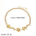 Collana dorata con ciondoli sole luna e stelle e dettaglio logo del marchio SSTCC - Collana con Pendente Combinato Sole Luna Stella (TN3646)