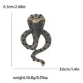 Vista dettagliata delle dimensioni della spilla cobra 6,3 cm per 3,6 cm con strass verdi - Verde