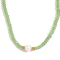 Collier en perles de cristal vert menthe avec perle d'eau douce blanche et accents dorés - Vert Herbe Transparent