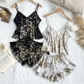 Damen Schlafanzug-Sets aus Eisenseide mit Blumendruck, Camisole und Shorts mit Rüschen - S / Schwarz und Graue Kirsche