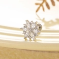 Orecchino a fiore in argento con zircone su un piatto di ceramica - Bianco (Pezzo Singolo)