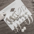 Set da 9 paia di orecchini argentati con perle e strass su supporto in cartoncino - Set di Orecchini (E068) / Argento