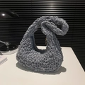 Bolso nube azul grisáceo claro con textura de burbujas y asa de nudo plisada - Gris