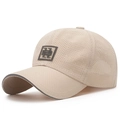 Berretto sportivo beige leggero con ventilazione laser e patch logo geometrico - Traforato Beige
