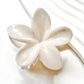 Elegant 4cm cream plumeria hair claw clip with marble texture for women's hairstyling - 8cm / White