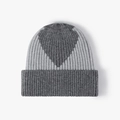 Bonnet d'hiver en tricot gris avec motif de cœur et doublure polaire pour femme - gris foncé