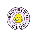 Runde Emaille-Anstecknadel mit süßer Ente, Messer und Bad Bitch Club Schriftzug - XZ2700