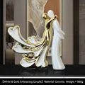 Sculpture de couple en céramique blanc et or, embrasse moderne, décor élégant de 27cm - 9322 Couple Or Blanc