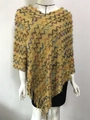 Détails du tissage d'un poncho jaune avec motifs en zigzag et finitions à franges - Hauts / Jaune / 60-80cm