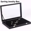 Detalle del joyero negro con 80 ranuras para pendientes y tapa de cristal transparente - Cuero Negro Terciopelo Negro Joyero para Pendientes (A034)